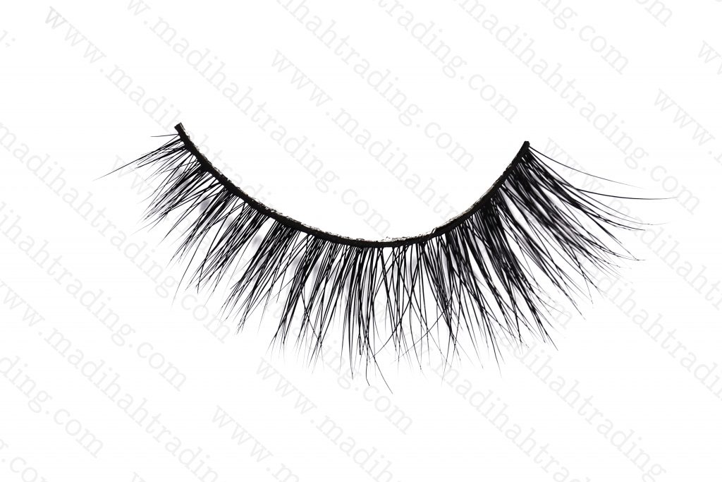 Madihah Trading supply 3d mink lashes try on.