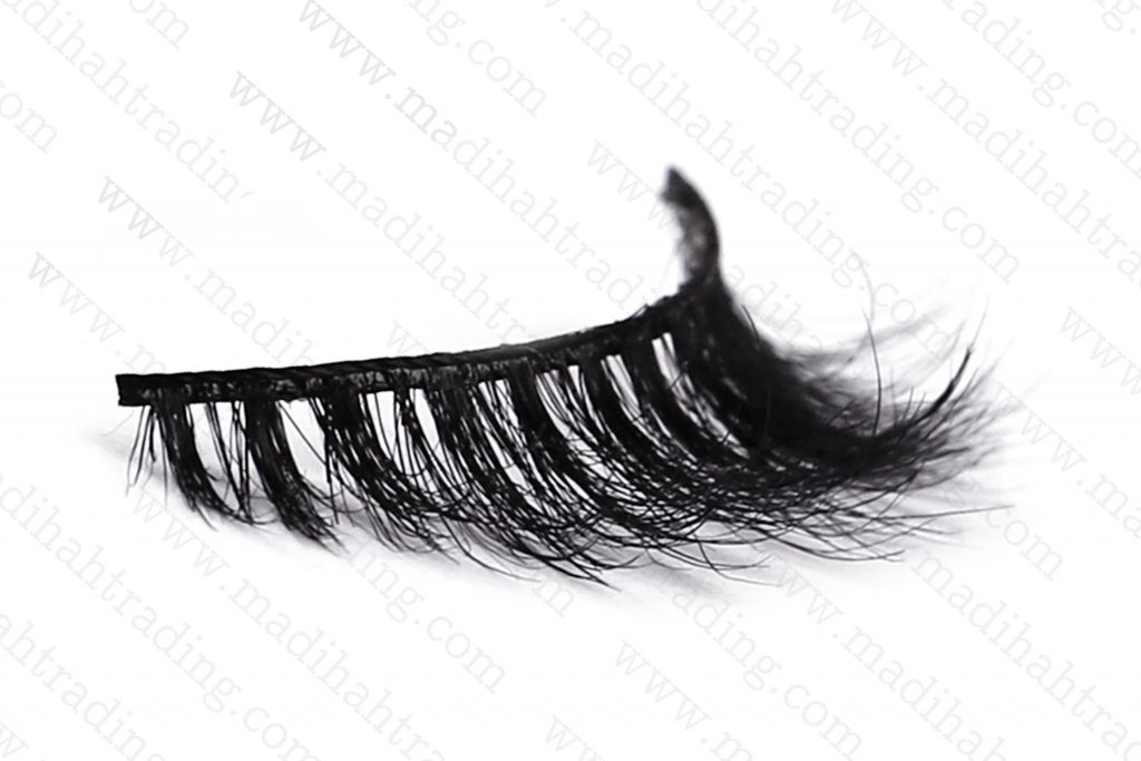 Madihah wholesale to horse hair strip lashes salon.