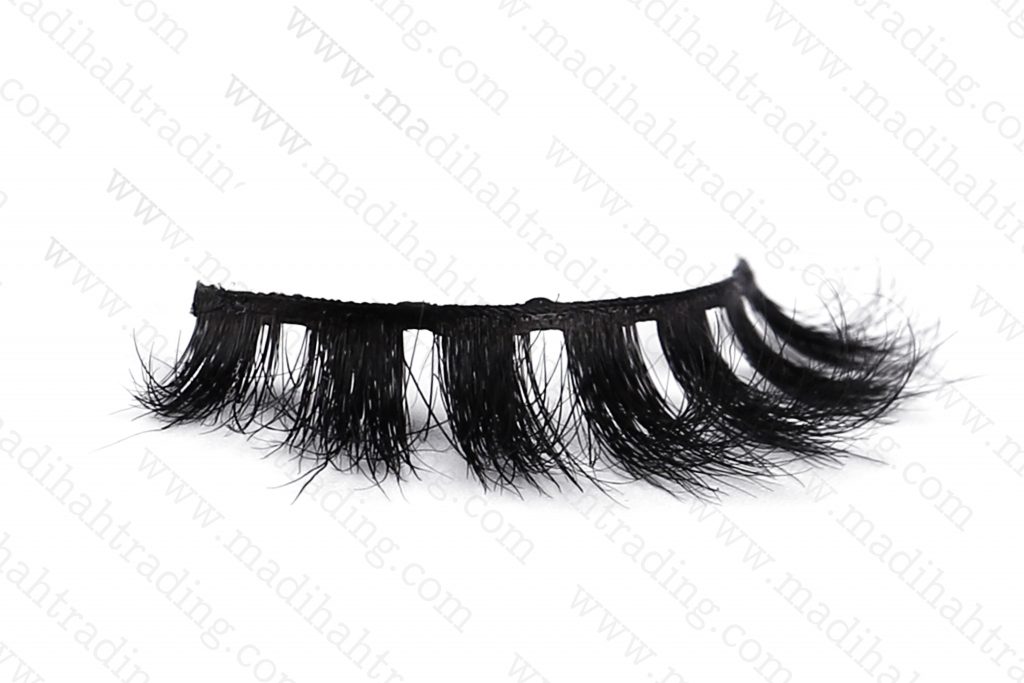 Madihah dropshipping the 3d horse hair mink eyelashes ebay items to the horse hair eyelash manufacturers in india.