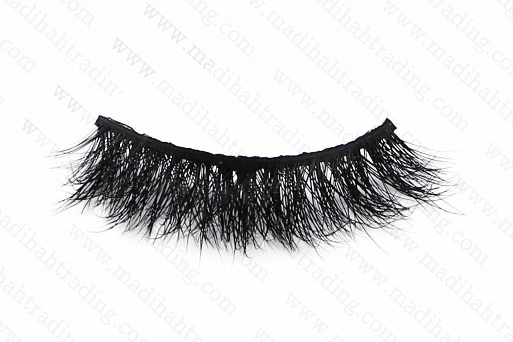 Madihah dropshipping the 3d mink lashes wish items to the custom lash manufacturers korea.