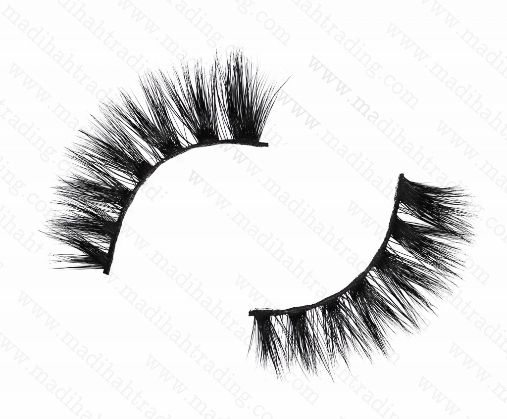 Madihah dropshipping the best 3d mink eyelashes to the lash manufacturers usa.