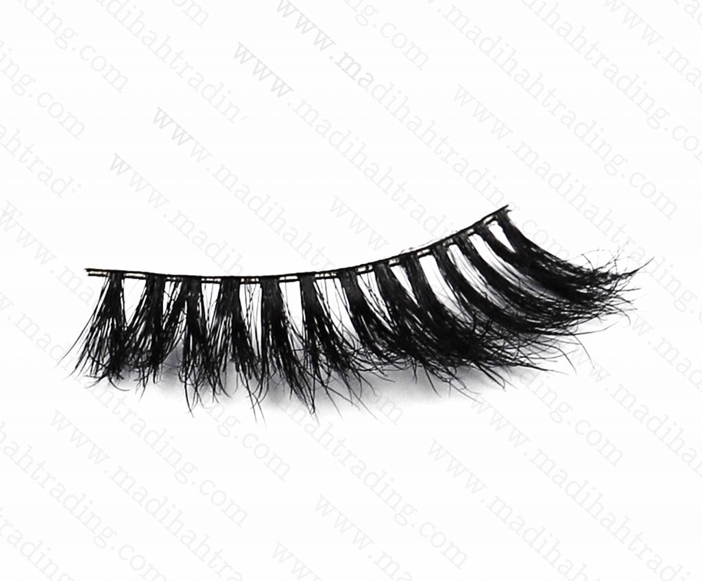 Madihah dropshipping the 3d mink lashes wish items to the custom lash manufacturers korea.
