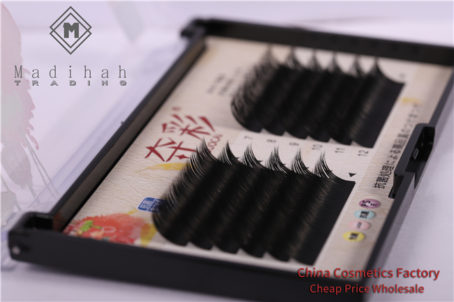 Madihah Wind Blows Zero-Touch Flat Hair Eyelashes Extensions
